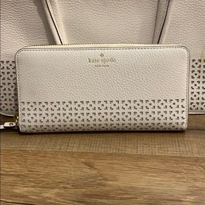 White Kate spade wallet